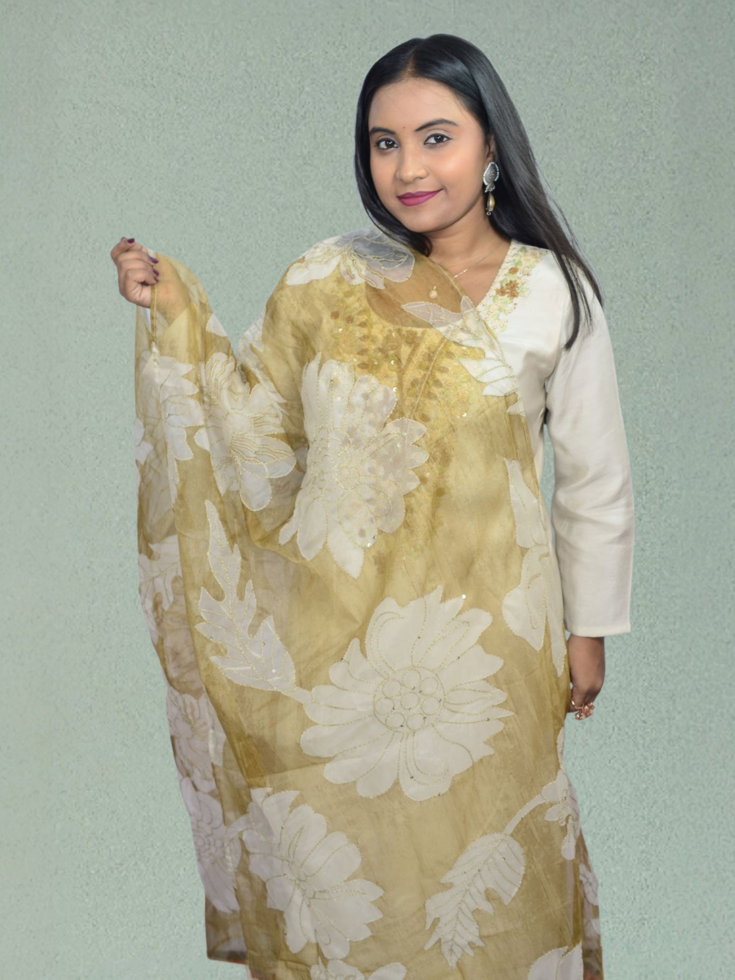 Sunehri Phool Kurta Set