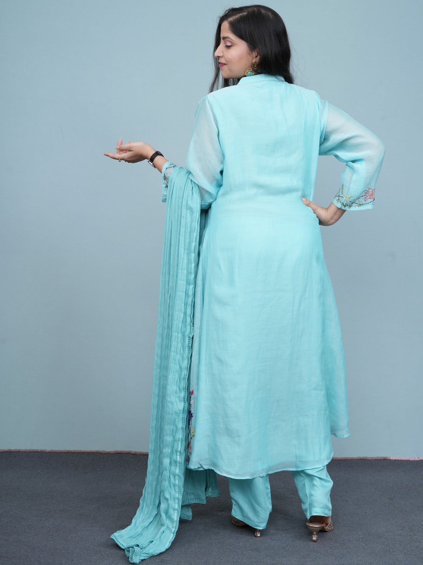 Phoolkari Meadow Kurta Set