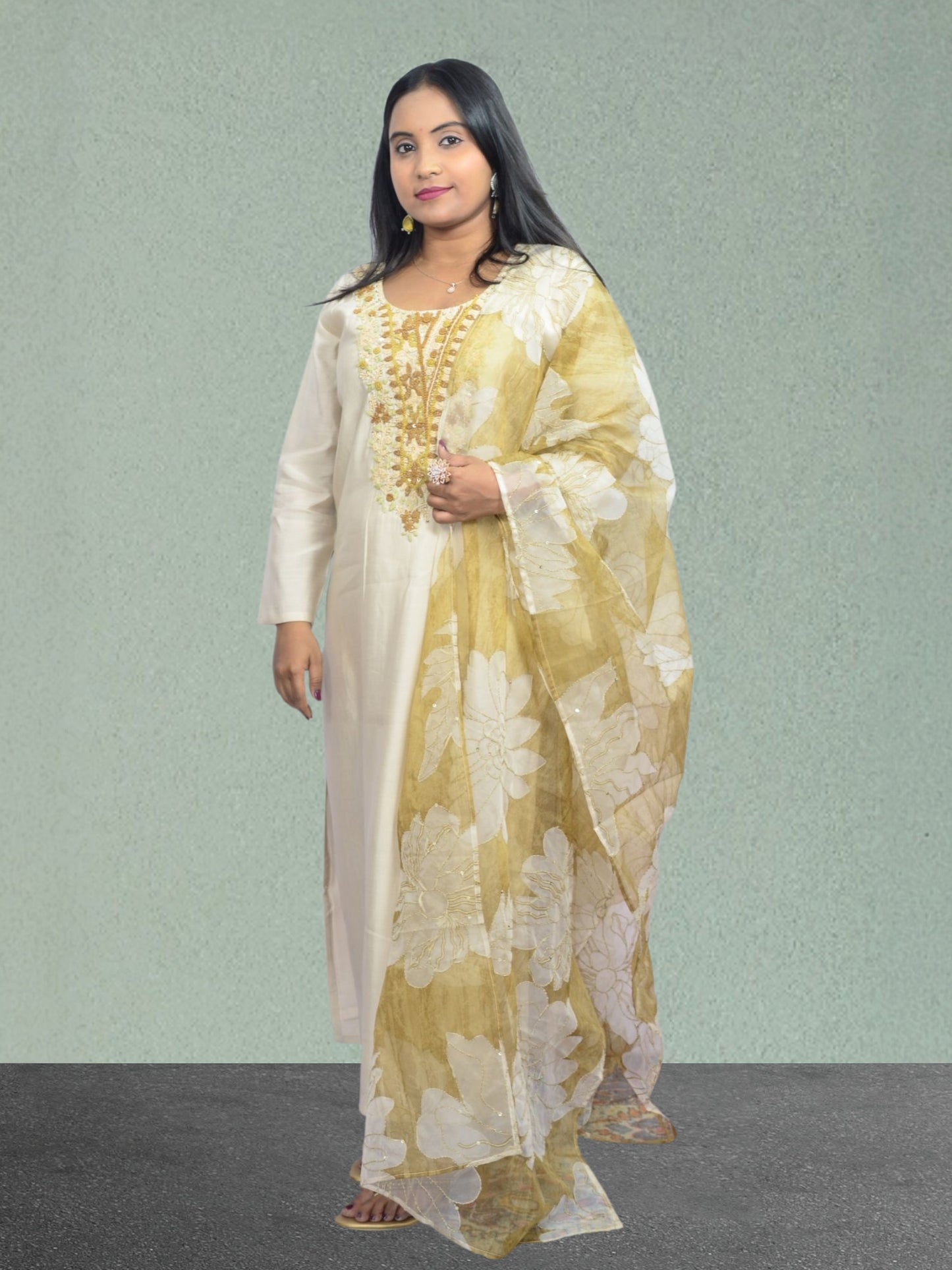 Sunehri Phool Kurta Set