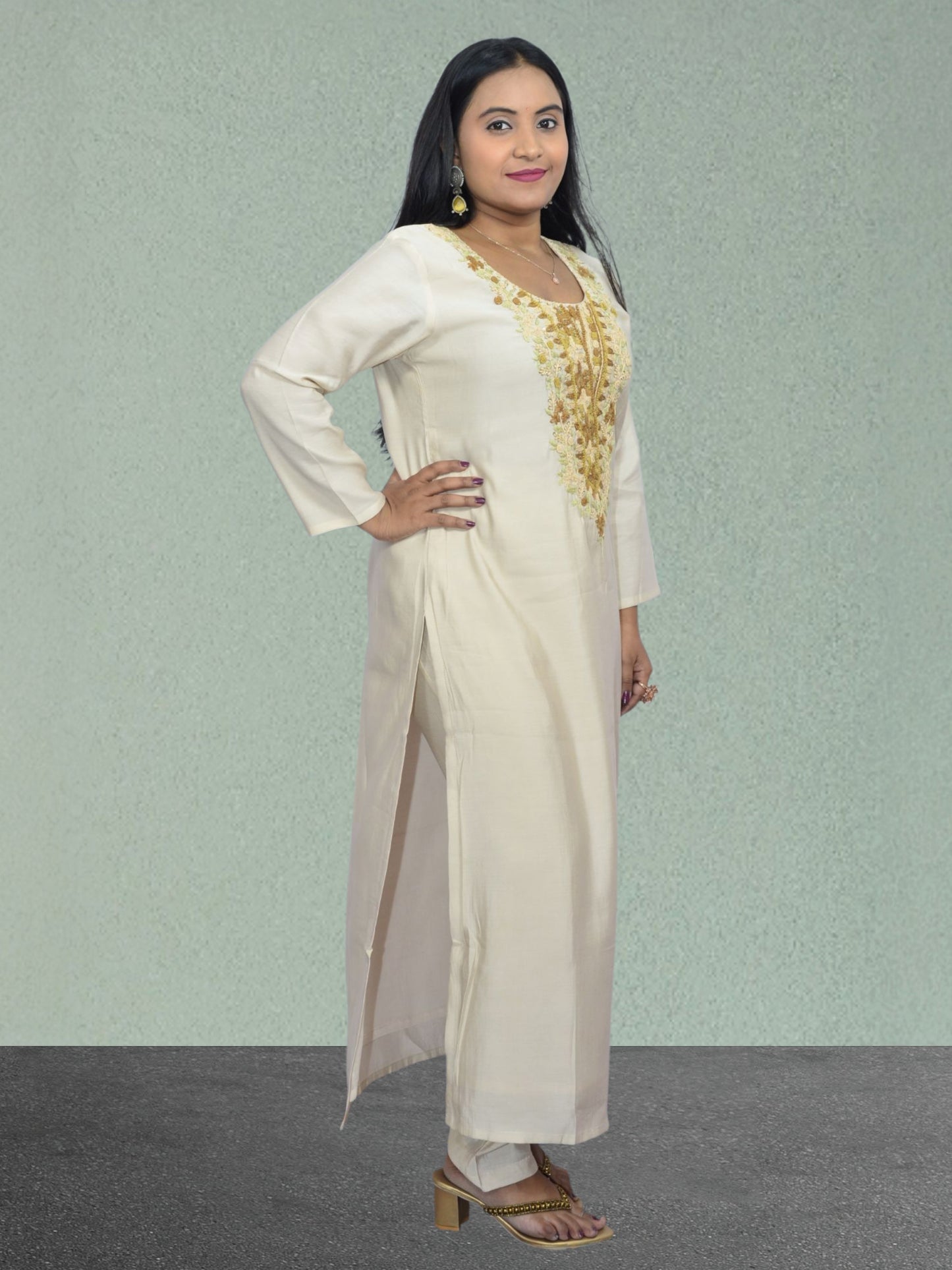 Sunehri Phool Kurta Set