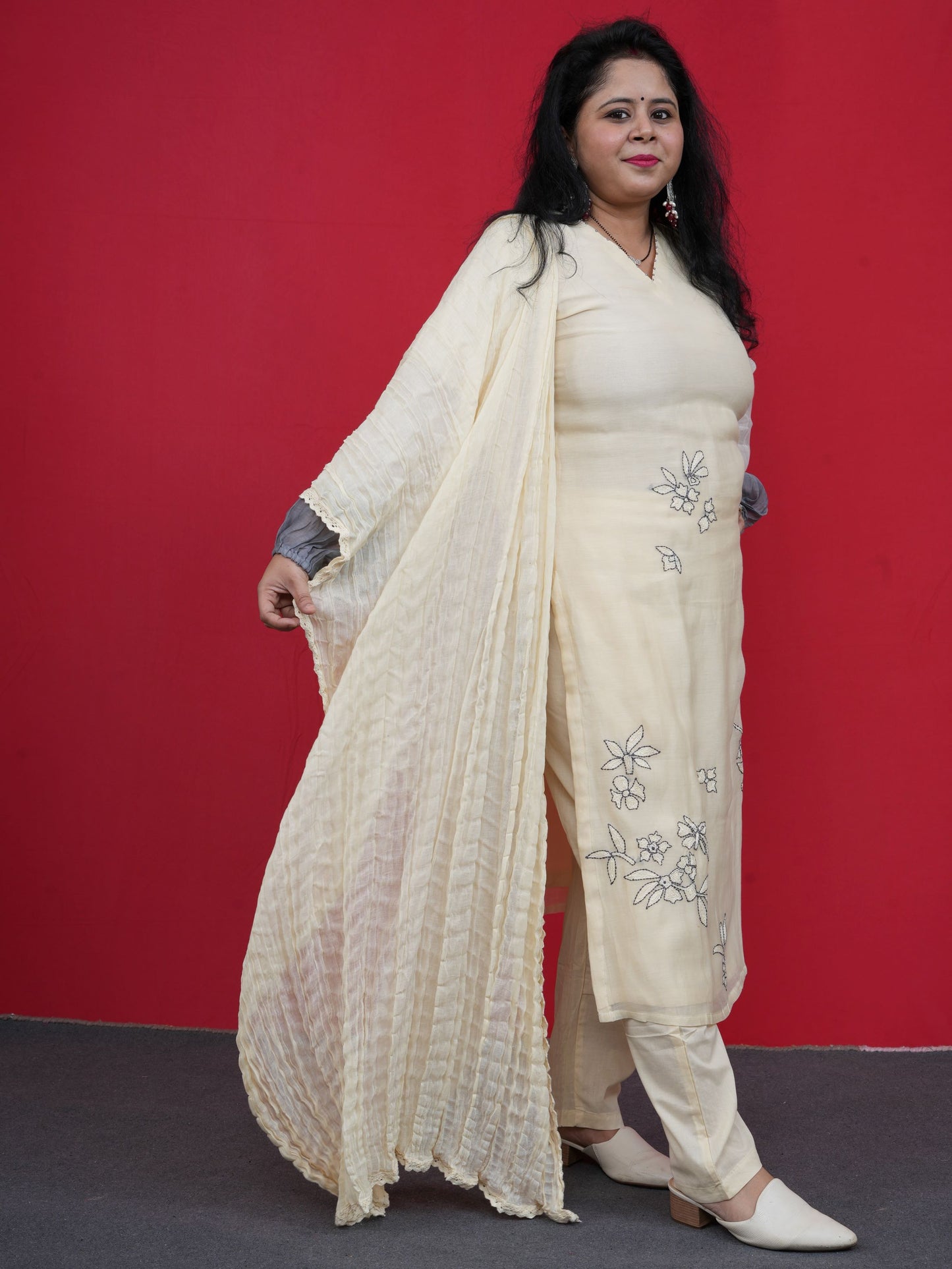 Eleganza Threadwork Kurta Set