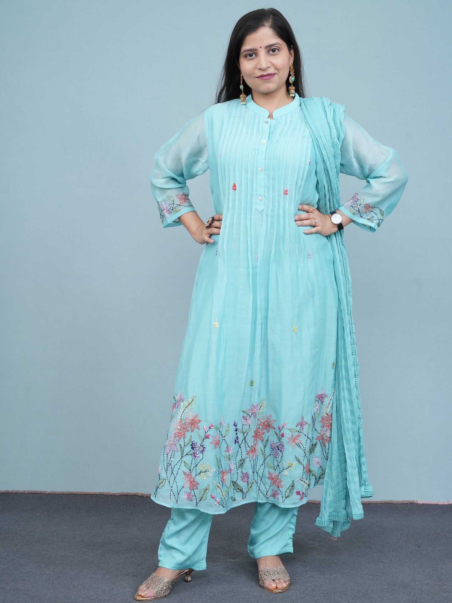 Phoolkari Meadow Kurta Set