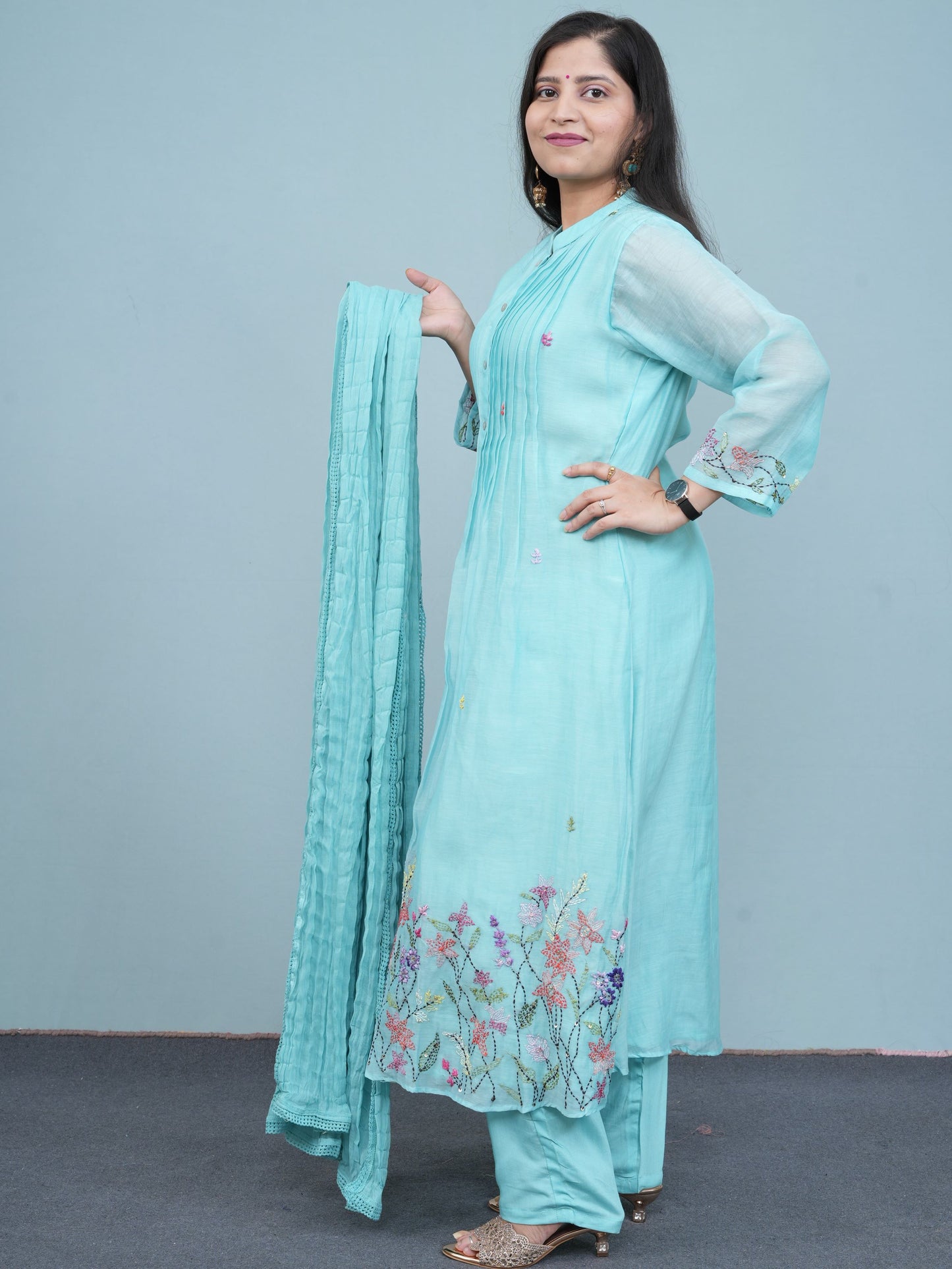 Phoolkari Meadow Kurta Set